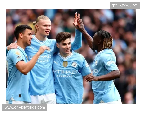 吕迪格禁区内拉拽哈兰德送点，曼城获关键点球